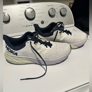 Hoka One One Arahi 5 women’s size 11